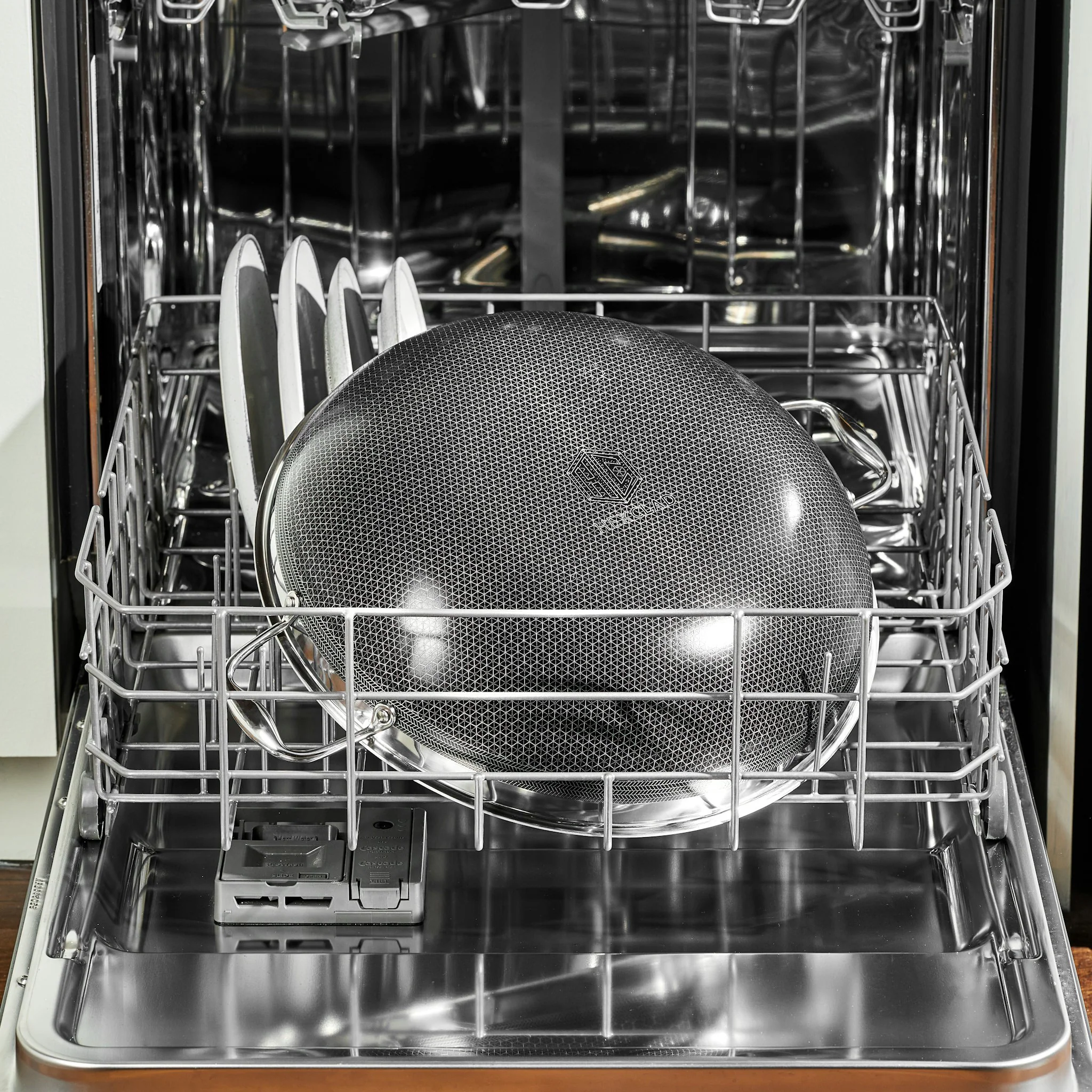 35 cm Hybrid Wok with Lid - Image 6