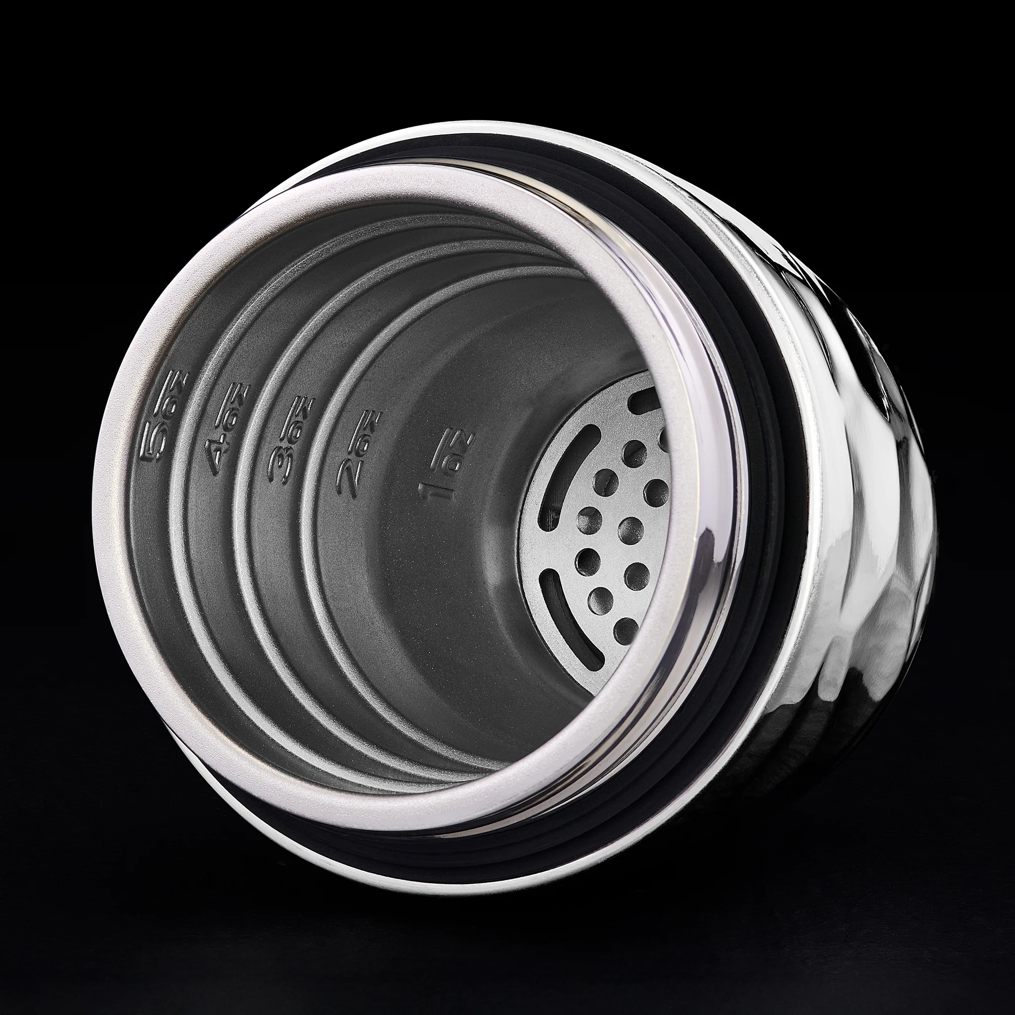 Cocktail Shaker, 740 ml (Chrome) - Image 4