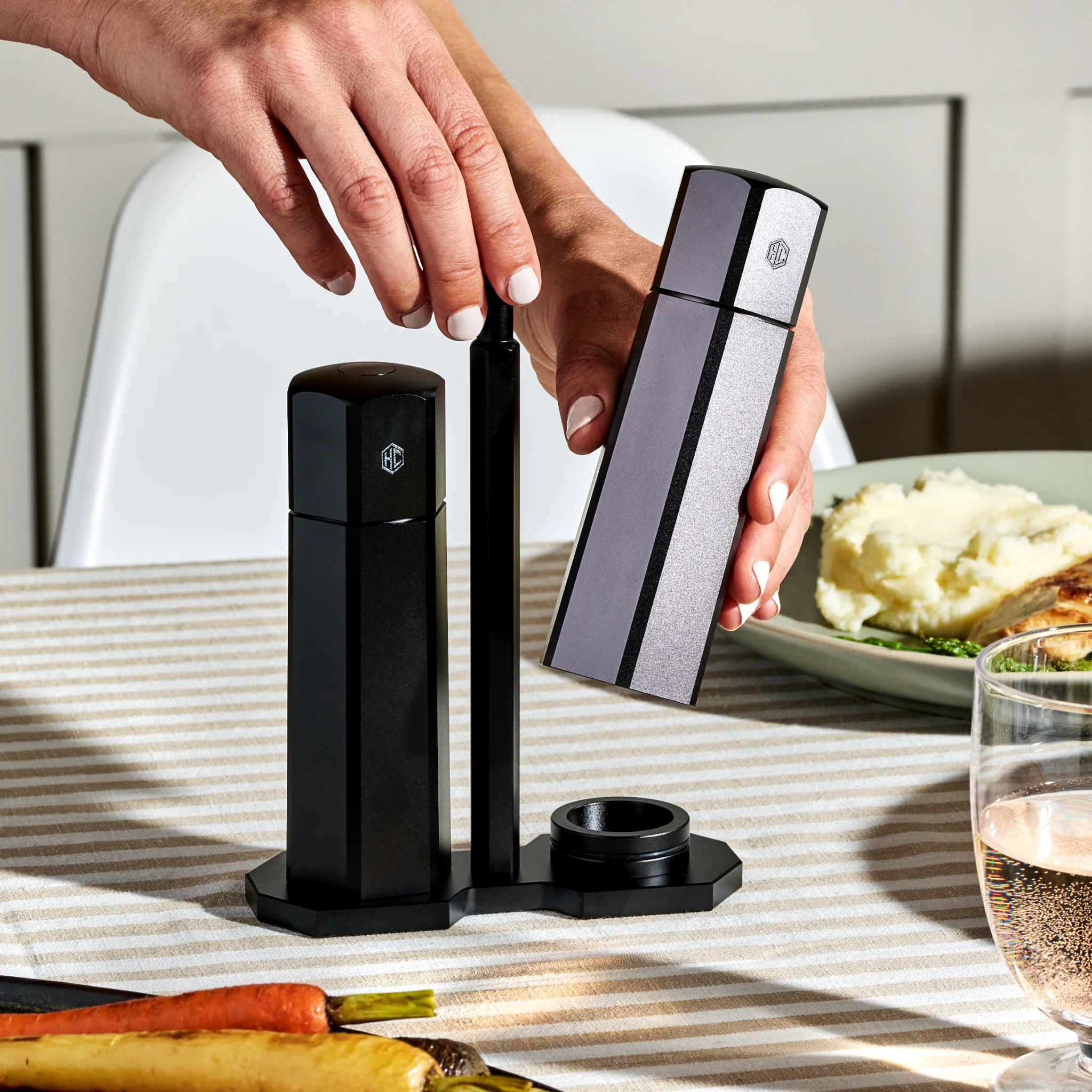 HexMill Tabletop Salt & Pepper Grinder Set - Image 7